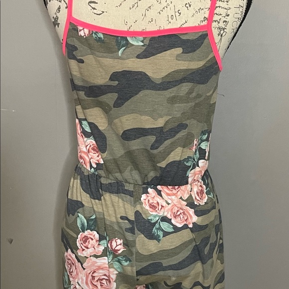Camo floral romper - Picture 3 of 11